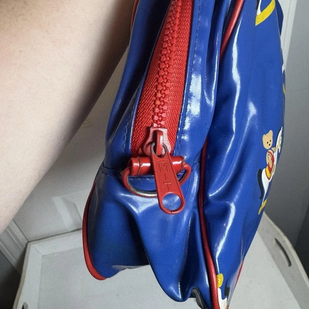 Vintage GEAR Inc Rocking Horse Bear Bag 1985 Red Blue Kid Youth Travel Zipper‎